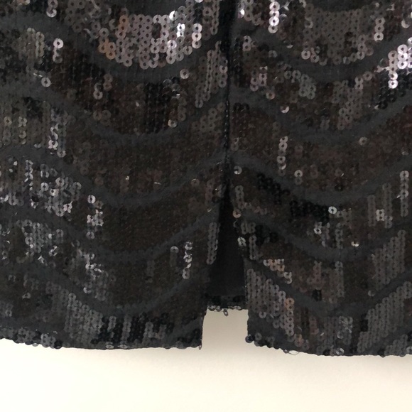 Linda Lundstrom Black Pencil skirt. Perfect for formal occasions, fully Lined. - Picture 6 of 12